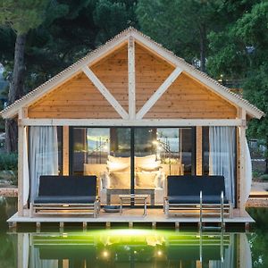 Pool Suite mit Kingsize-Bett